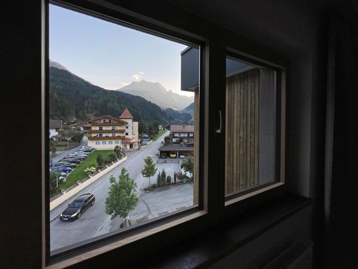 Hotel & Suites Glueck Auf Mayrhofen Bagian luar foto