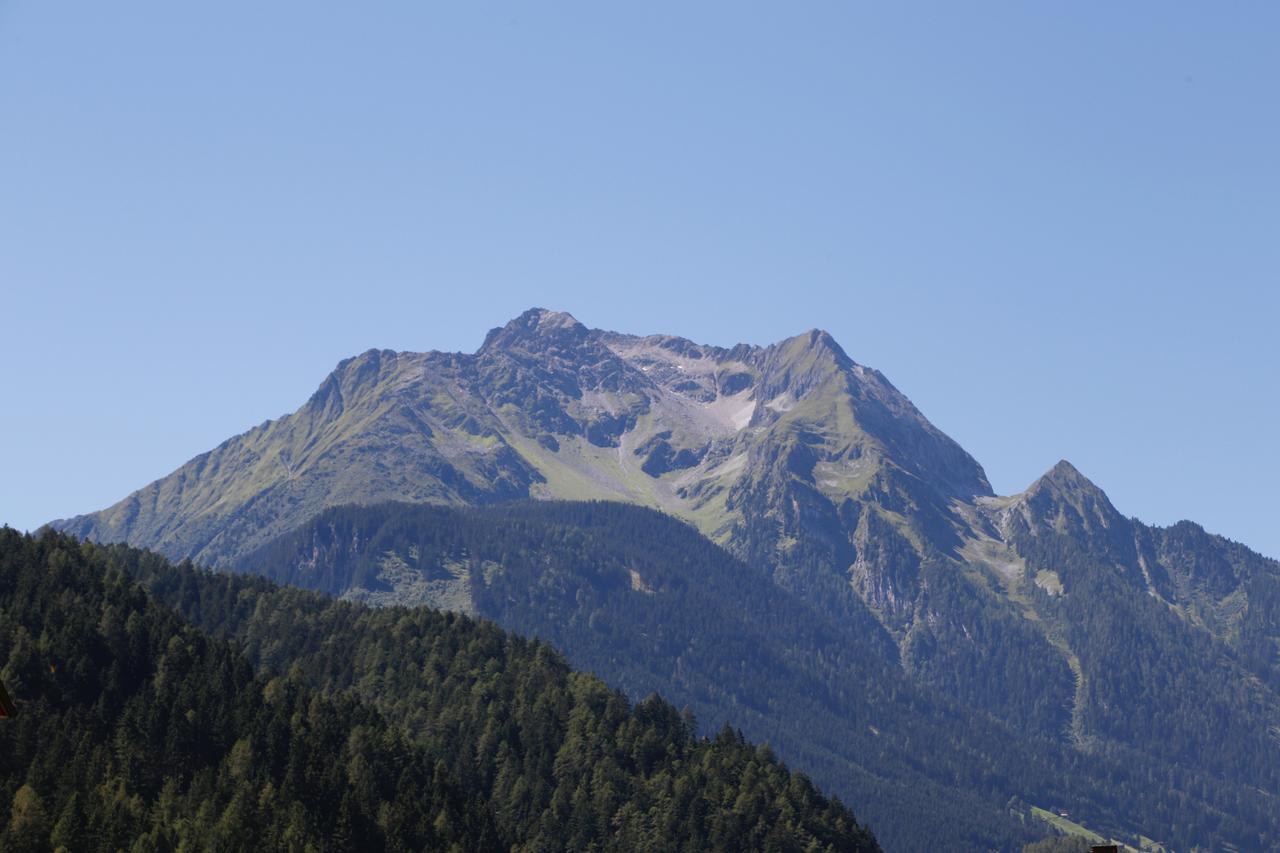 Hotel & Suites Glueck Auf Mayrhofen Bagian luar foto